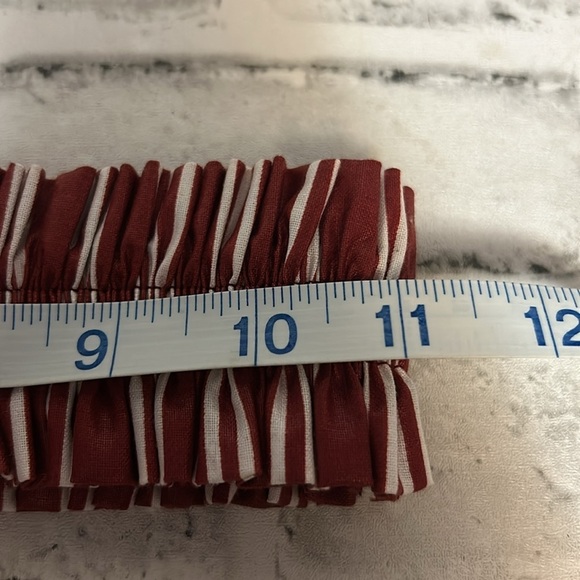 Longaberger Basket Fabric Garters, set of 3, Red, Green, and Holly - Picture 3 of 4